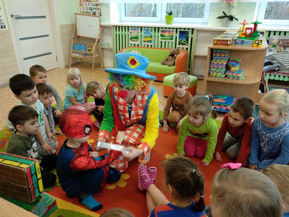 EDUKACINĖ VALANDĖLĖ-PRAMOGĖLĖ