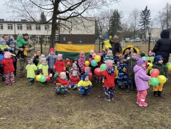 BĖGIMAS SU TRISPALVE